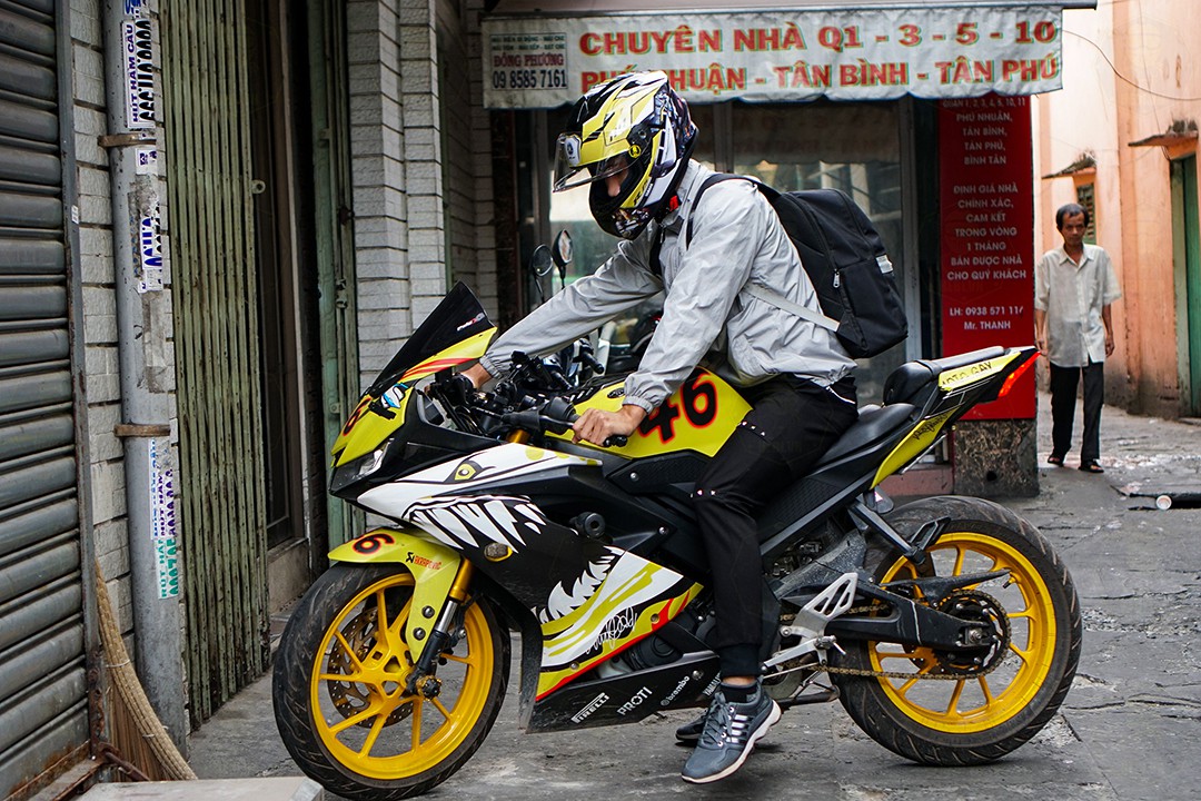 YAMAHA R15 V3 VÀNG ĐEN CHÍNH CHỦ ĐỜI MỚI 2022 ZIN 103733801 #42 YAMAHA R15 V3 VÀNG ĐEN CHÍNH CHỦ ĐỜI MỚI 2022 ZIN 103733801